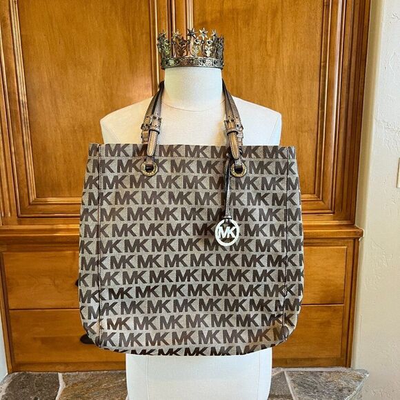 Michael Kors Brown Monogram "Jet Set" Jacquard Tote Bag - Picture 1 of 13